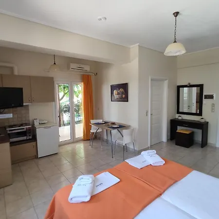 Irida Apartment Apolpaina Exterior photo
